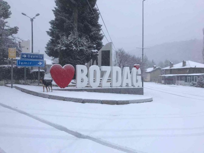 İ̇zmir’in Bazı Köylerinde Eğitime Kar Engeli