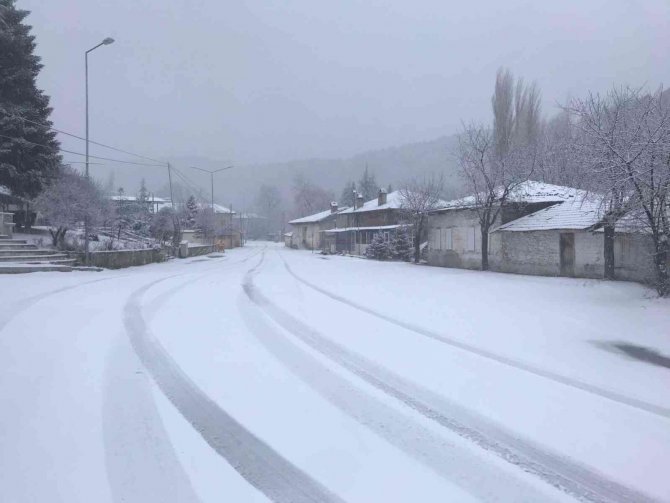 İ̇zmir’in Bazı Köylerinde Eğitime Kar Engeli