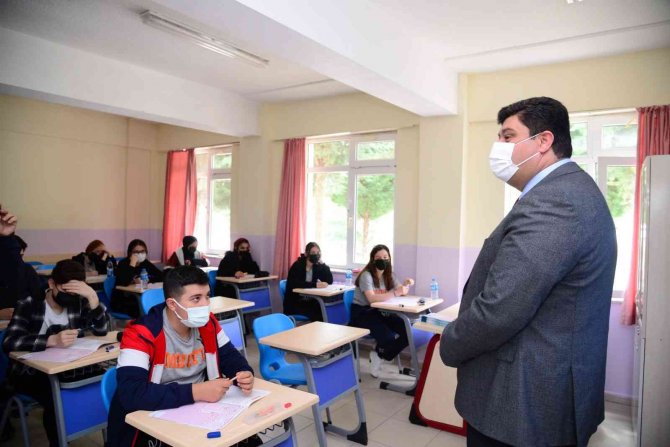 Öğretmen Başkan Kahramankazan’a 5 Yeni Okul Kazandırdı