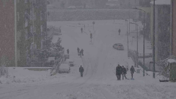 Karabük’te Yoğun Kar Yağışı Yeniden Etklili Oluyor
