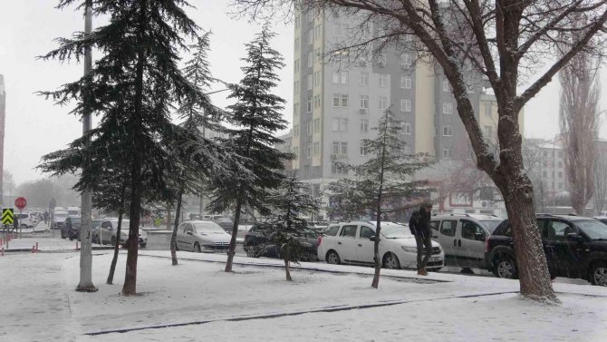 Kayseri’de Kar Yağışı Etkili Oldu