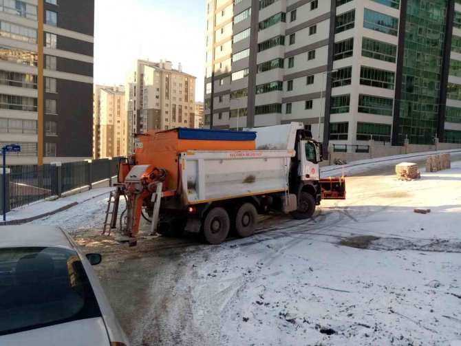Keçiören Belediyesi Yoğun Kar Yağışına Karşı Teyakkuzda