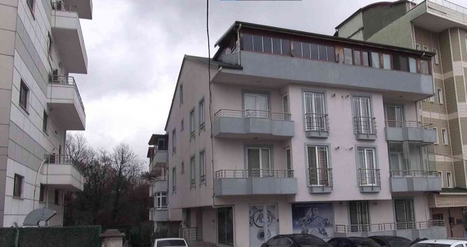 Kapısını Çaldığı Daireye Zorla Girdi, Ev Sahibi Çığlık Çığlığa Bağırdı