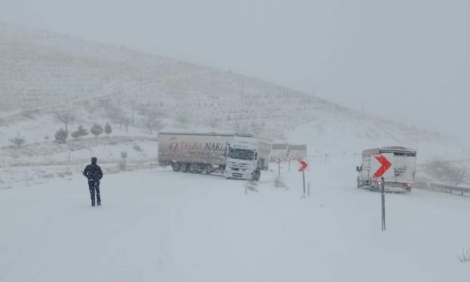 Malatya’da Ulaşıma Kar Engeli