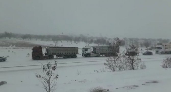 Malatya’da Ulaşıma Kar Engeli