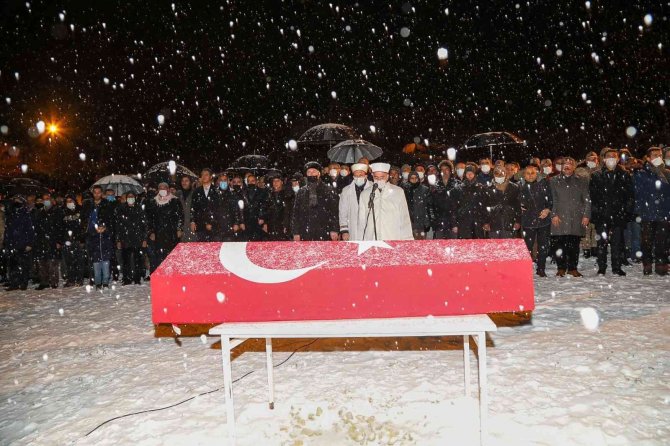 Yangında Hayatını Kaybeden Uzman Çavuş Son Yolculuğuna Uğurlandı