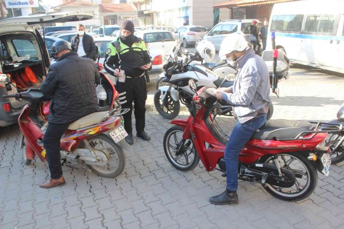 Salihli’de Trafik Ekiplerinden Motosiklet Uygulaması