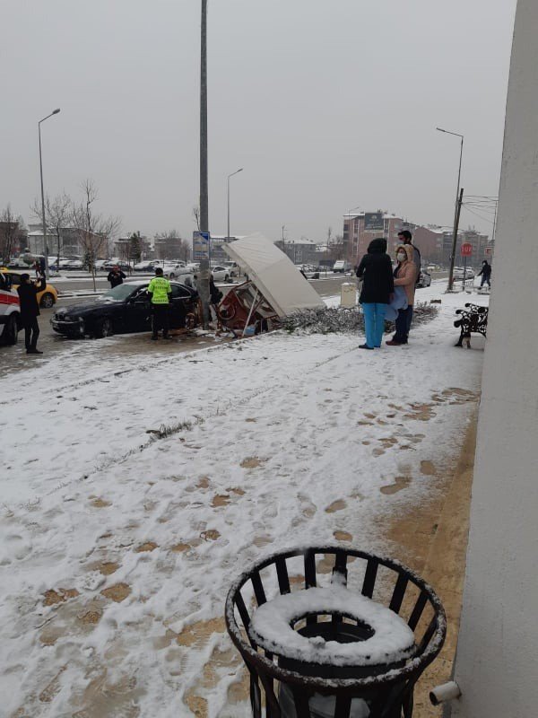 Ölüm Ekmek Teknesinin Başında Yakaladı