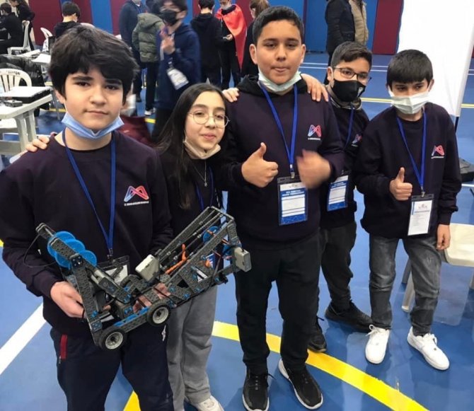 Tarsus Kadın Ve Çocuk Bilim, Teknoloji Atölyesi Öğrencilerine Enerji Ödülü