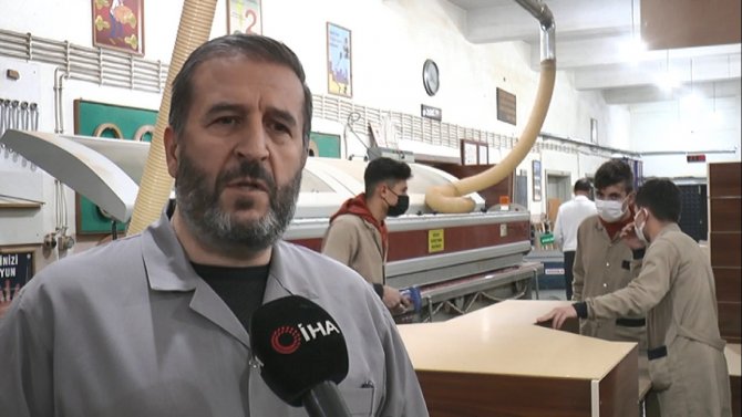 Öğrenciler Üretirken Öğreniyor, Öğrenirken De Kazanıyorlar