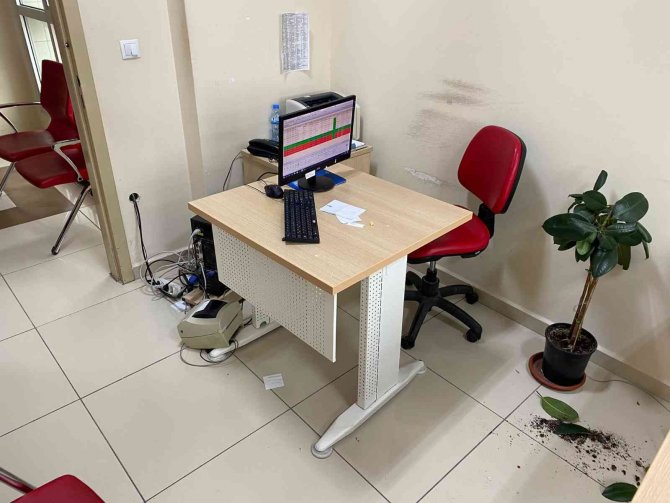 Hastadan Doktora Yumruklu Saldırı
