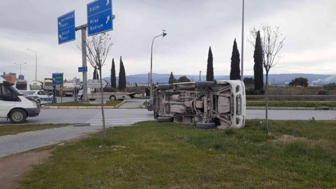 Söke’de Otomobile Çarpan Kamyonet Takla Attı