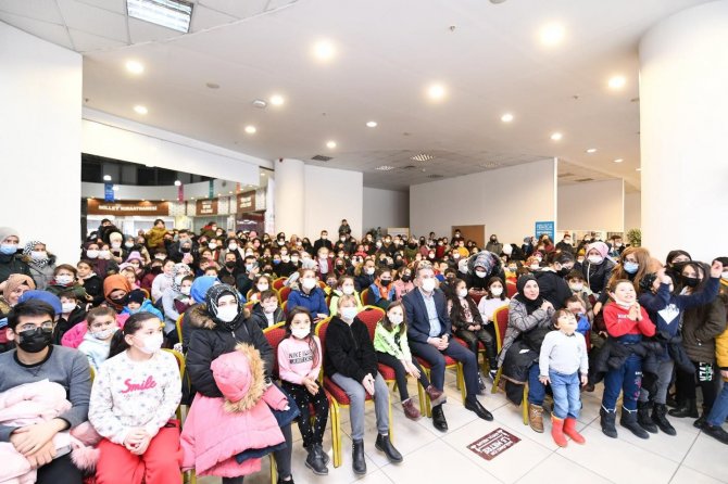 Pursaklar Mutlulukla Gülümseyen Çocuklarla Dolu