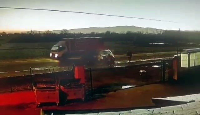 Yakını Gözü Önünde Kaza Yapınca Şoka Girdi: O Anlar Kamerada