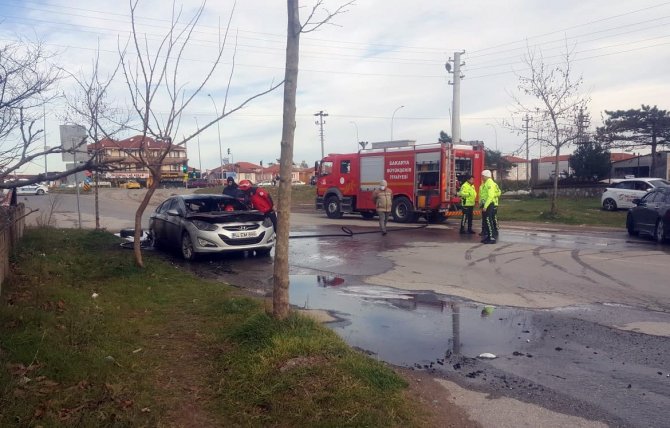 Otomobilin Alev Alev Yandığı Anlar Kamerada