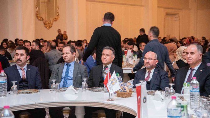 Rektör Aksoy: "Sü Ziraat Fakültesi, Modern Eğitime Öncü Oldu"