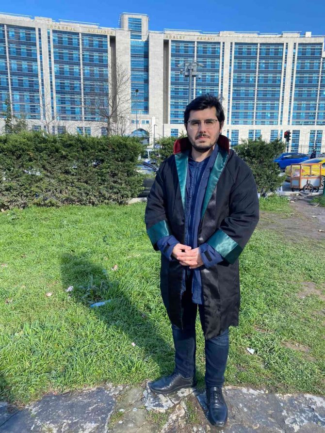 Sezen Aksu Hakkında Anadolu Cumhuriyet Başsavcılığı’na Suç Duyurusu