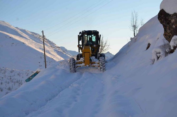 Şırnak’ta Kapalı Yollar Eksi 20 Derecede Açılıyor