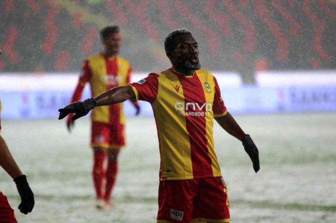 Spor Toto Süper Lig: Gaziantep Fk: 0 - Yeni Malatyaspor: 0 (İ̇lk Yarı)