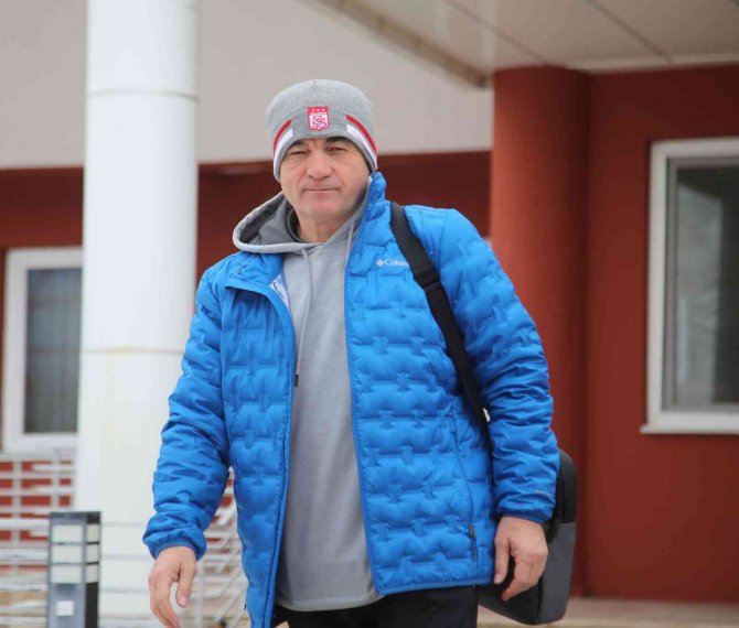 Sivasspor Kafilesi İ̇zmir’e Ulaştı