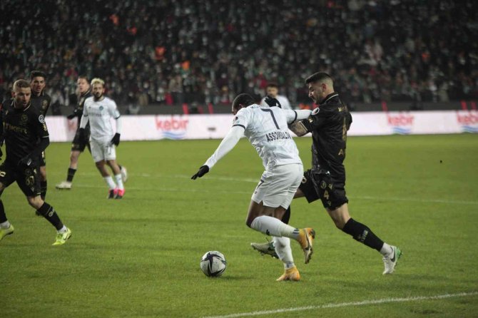 Spor Toto Süper Lig: Konyaspor: 0 - Adana Demirspor: 0 (İ̇lk Yarı)