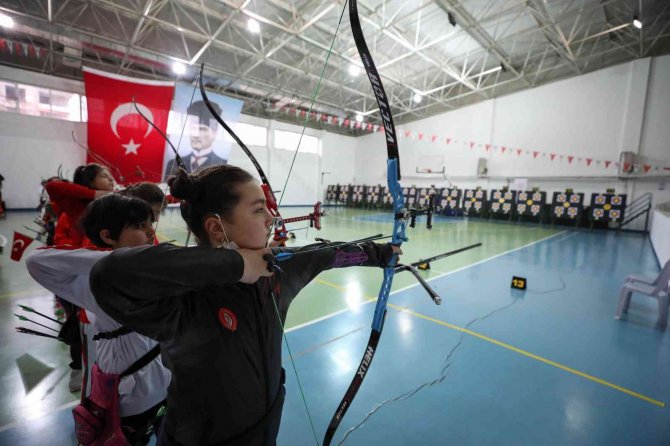 Sincan Belediyesi’nden Okçuluk Sporuna Gönül Verenlere Destek