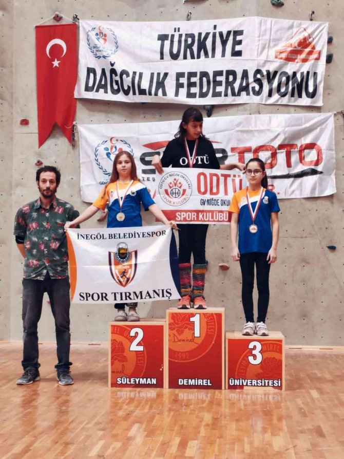 Küçük Dağcılar Madalyalara Ambargo Koydu