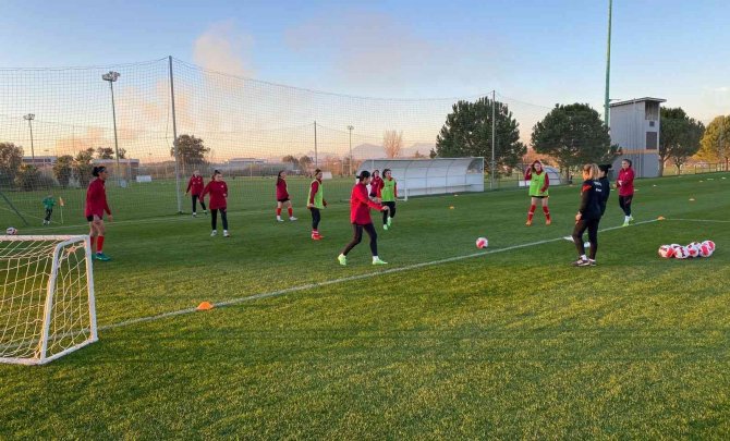 U19 Kadın Milli Takımı’nın Hazırlık Kampı Başladı