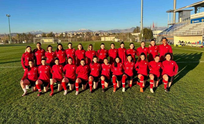 U19 Kadın Milli Takımı’nın Hazırlık Kampı Başladı
