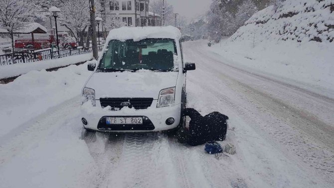 Karabük’te Sürücülerin Karla İmtihanı
