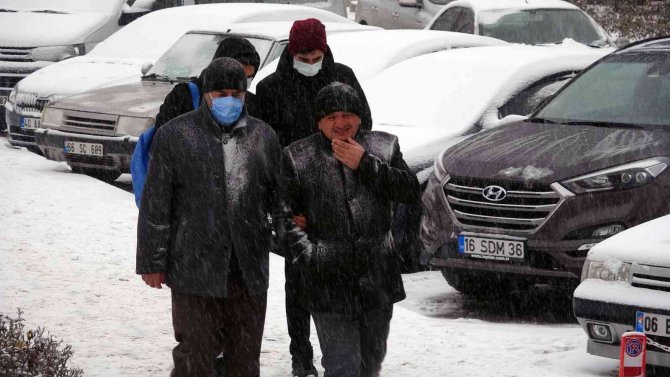 Yozgat’ta Kar Yağışı Etkili Oluyor