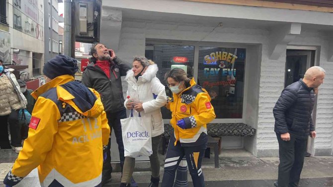Fırtına Nedeniyle Çatıdan Kopan Sac 2 Kadını Yaraladı
