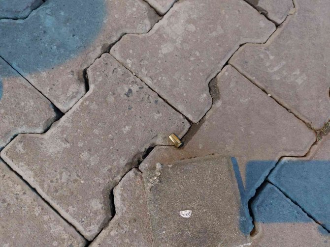 Avcılar’da Motosikletli İki Kişi Dernek Binasına Silahlı Saldırı Düzenledi