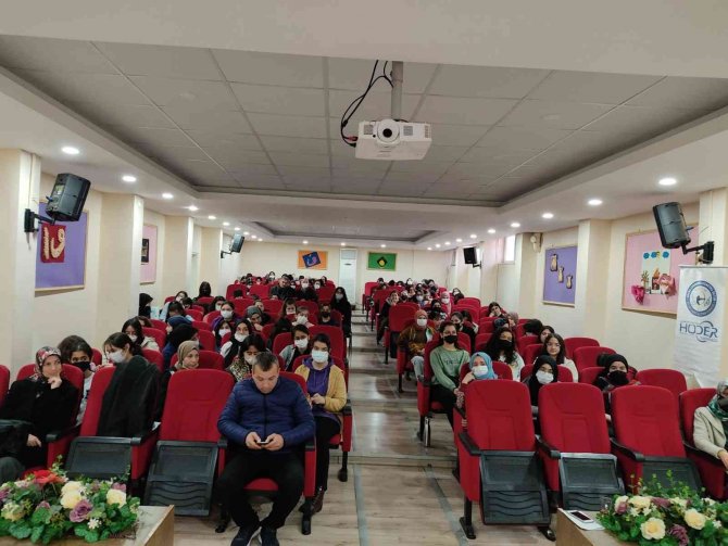 Oranlı: “Dilini Kaybeden Kimliğini De Kaybeder”