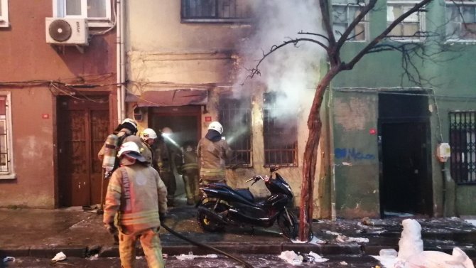 Beyoğlu’nda Yangın Paniği
