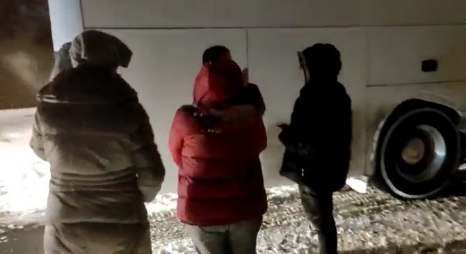 Bolu Kara Teslim Oldu, Araçlar Yollarda Kaldı