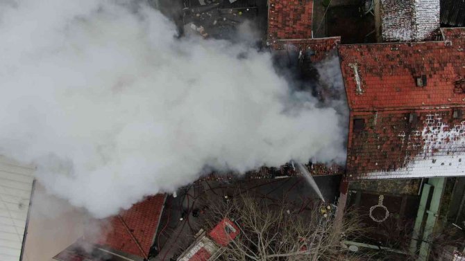 Bursa’da Ailesine Kızan Şahıs Evi Ateşe Verdi, 2 Ev Küle Döndü