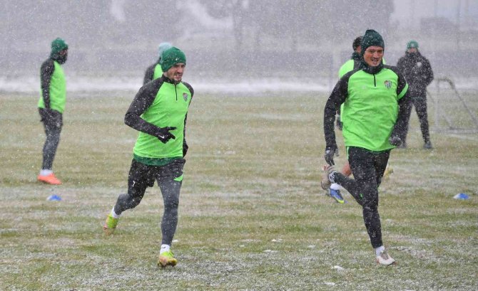 Bursaspor 3 Eksikle Çalıştı