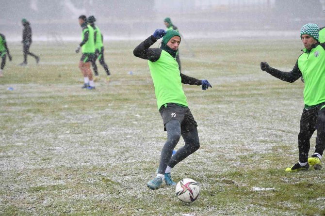 Bursaspor 3 Eksikle Çalıştı
