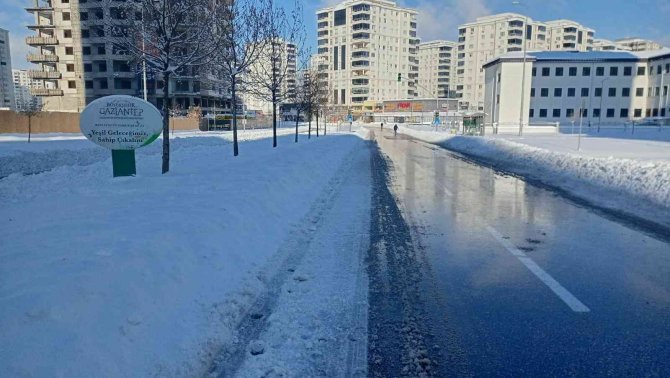 Gaziantep’te Karla Mücadele Sürüyor