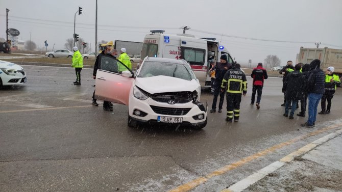 Çorum’da İki Ayrı Trafik Kazasında 6 Kişi Yaralandı