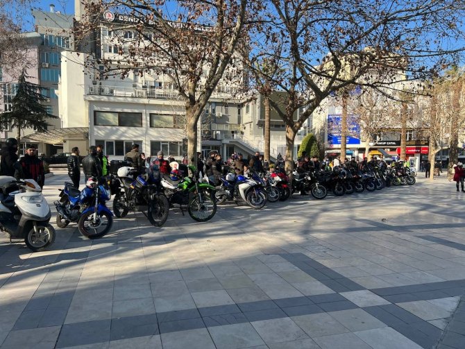 Meslektaşları Cinayet Gibi Kazada Ölen Motosikletli Kuryeyi Unutmadı