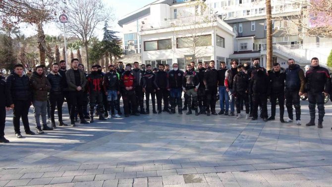 Meslektaşları Cinayet Gibi Kazada Ölen Motosikletli Kuryeyi Unutmadı