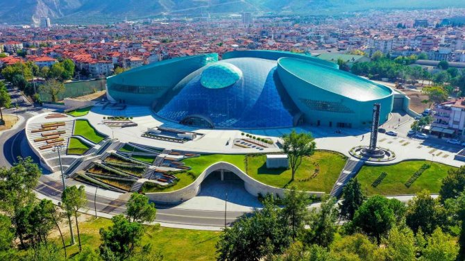 Uzayın Derinliklerinin İzlenebildiği Planetaryum Denizlilileri Bekliyor