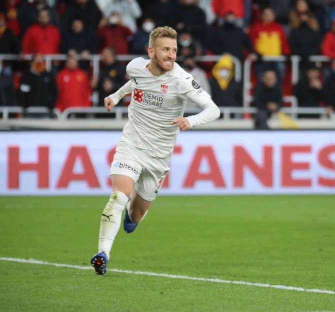 Pedro Henrique, Ligdeki 4. Golünü Attı