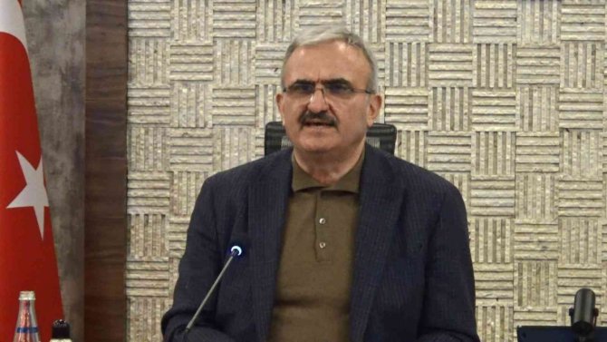 Vali Karaloğlu: “Diyarbakır’da 570 Kırsal Mahalle Yolu Kapalı”