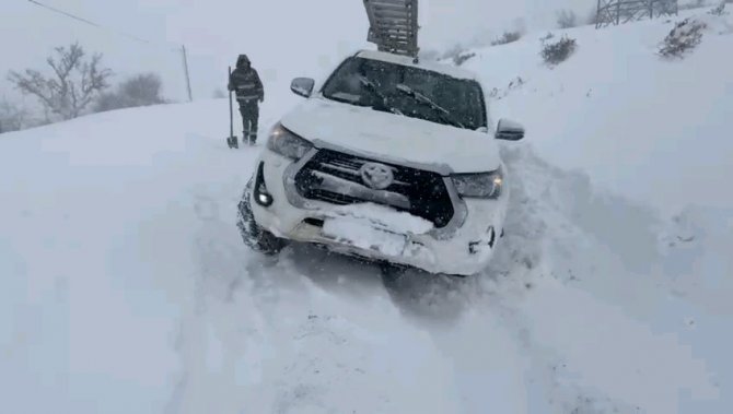 Dicle Elektrik Silvan Ekipleri Kardan Kurtulduktan Sonra Enerji İçin Harekete Geçti