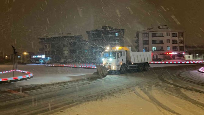 Düzce’de Kar Yağışı Gece Saatlerinde Etkili Oluyor
