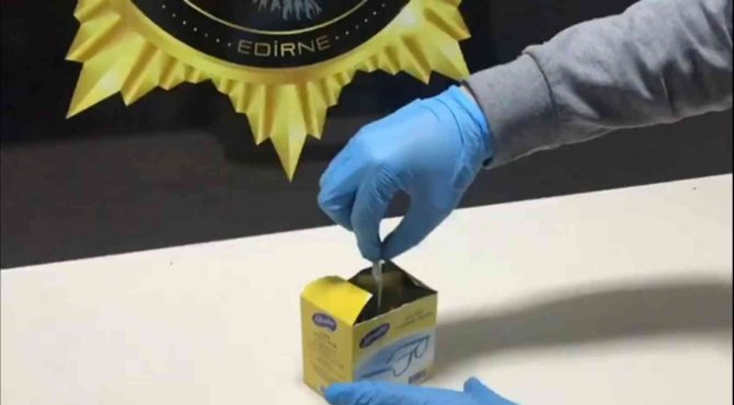 Zehir Tacirinin Gözlük Mendili Oyunu Tutmadı