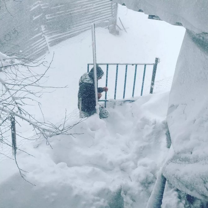 Elazığ’da 30 Haneli Köy, Kar Altında Kaldı